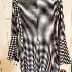 Perfect career dress - versatile and flattering.